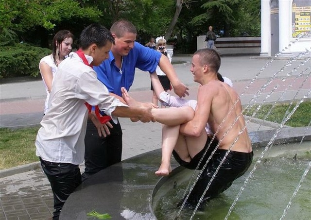 голые выпускницы в школе